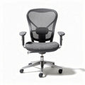 Chaise de bureau ergonomique en maille noire avec accoudoirs réglables